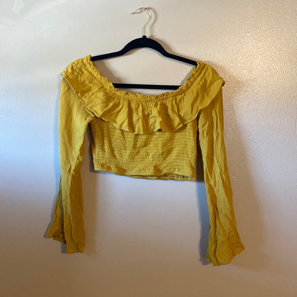 Crop off the Shoulder PacSun top